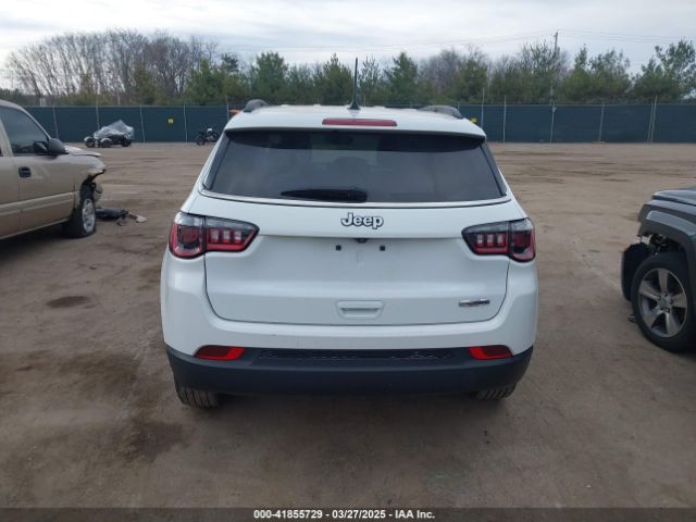 3C4NJCBB9NT137922 Jeep Compass Latitude Fwd