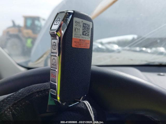 KNDCR3LE4P5052465 KIA NIRO EX