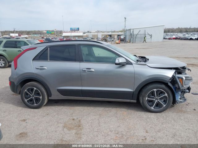 KNDCR3LE4P5052465 KIA NIRO EX