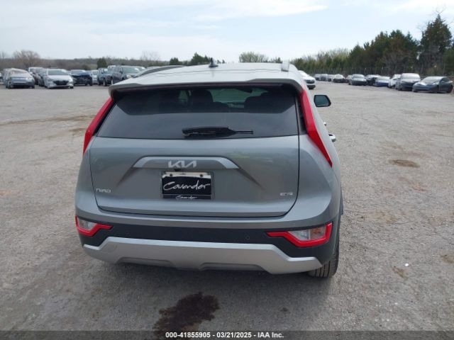 KNDCR3LE4P5052465 KIA NIRO EX