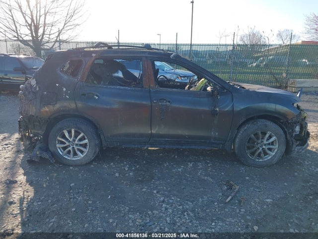 JN8AT2MV0HW272347 Nissan ROGUE SV