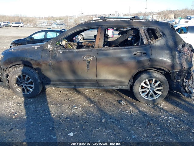 JN8AT2MV0HW272347 Nissan ROGUE SV