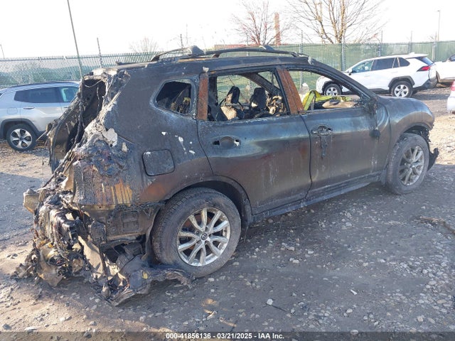 JN8AT2MV0HW272347 Nissan ROGUE SV