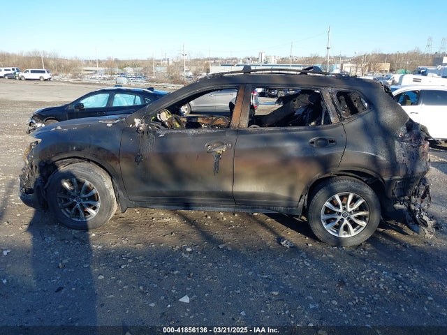 JN8AT2MV0HW272347 Nissan ROGUE SV