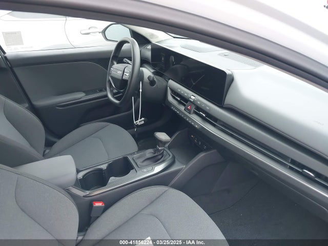 KIA K4 Lxs 2025 3KPFT4DE2SE093662 Image 5