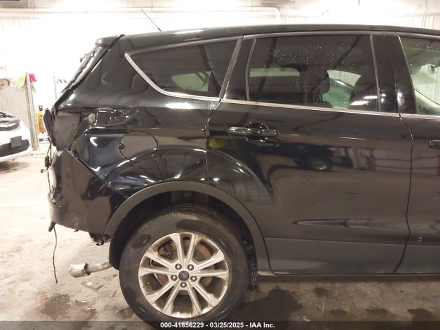 1FMCU9G94HUE08060 Ford ESCAPE SE