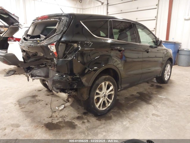 1FMCU9G94HUE08060 Ford ESCAPE SE