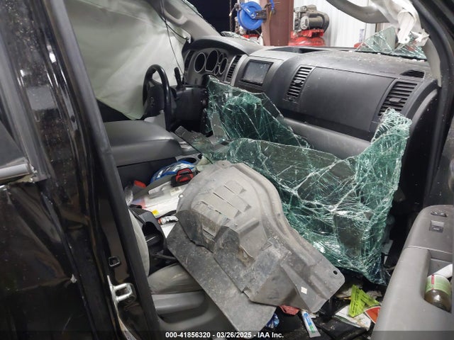 5TDBW5G13GS130820 Toyota Sequoia Sr5 5.7l V8