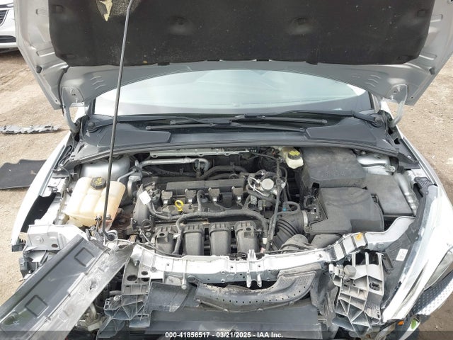 1FADP3F28HL300618 Ford FOCUS SE