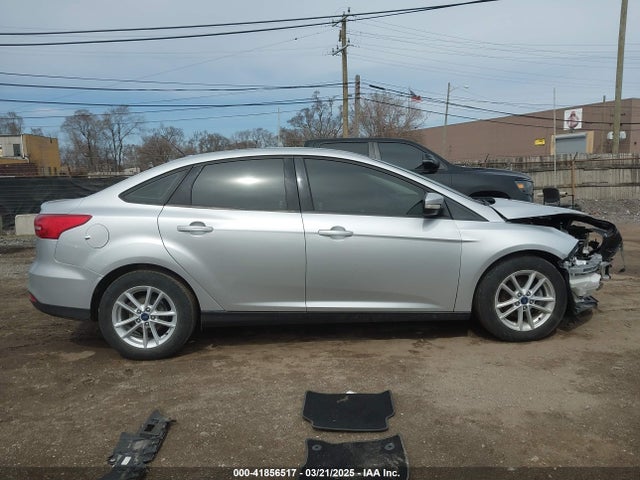 1FADP3F28HL300618 Ford FOCUS SE