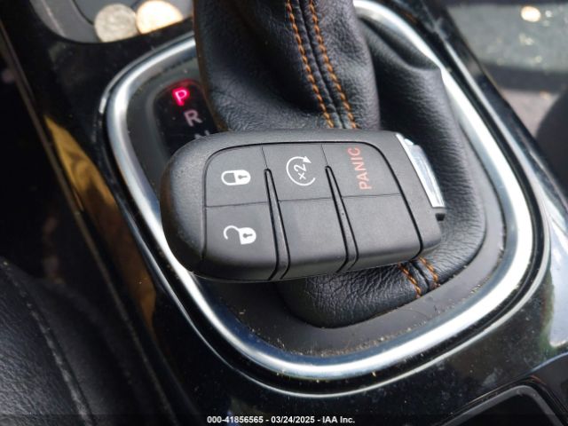 3C4NJDCB0KT827087 Jeep Compass