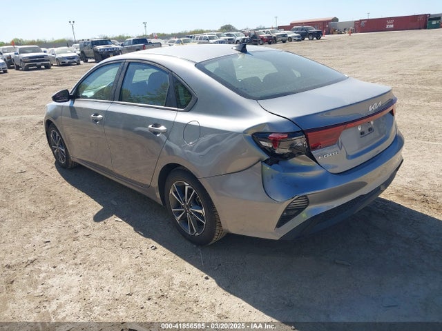 3KPF24AD1PE598940 KIA Forte Lxs