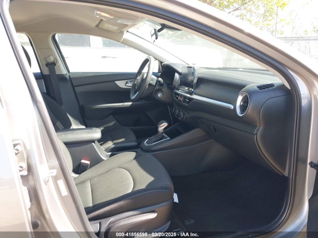 3KPF24AD1PE598940 KIA Forte Lxs