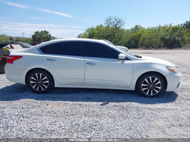 1N4AL3AP5HC165678 Nissan Altima 2.5 Sl