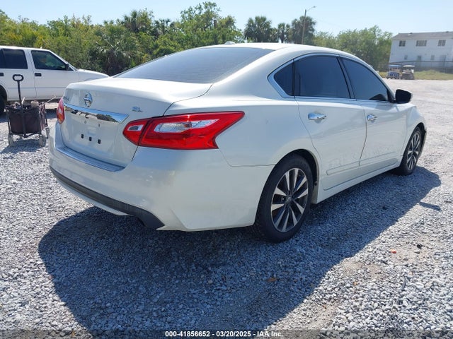 1N4AL3AP5HC165678 Nissan Altima 2.5 Sl