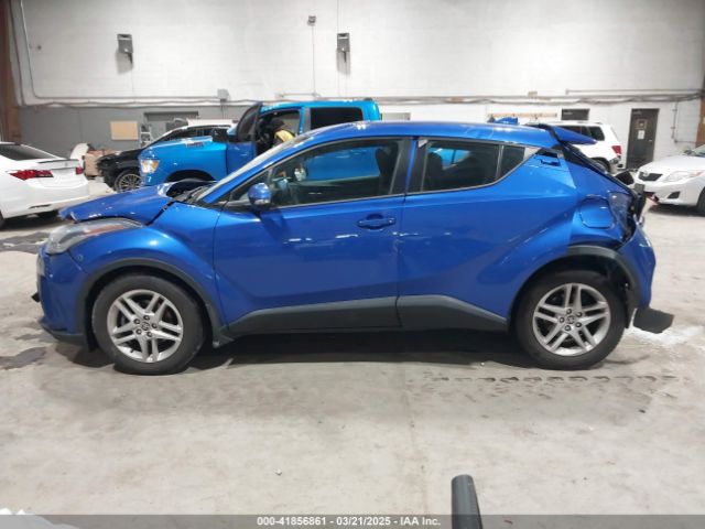 NMTKHMBX5LR112084 Toyota C-HR LE