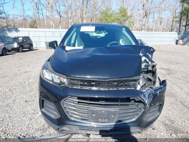 3GNCJKSB0HL158137 Chevrolet TRAX LS