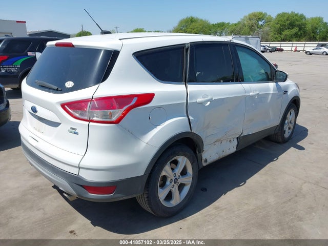 1FMCU9GXXGUC29728 Ford ESCAPE SE