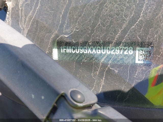 1FMCU9GXXGUC29728 Ford ESCAPE SE