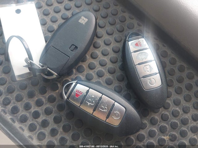 JN8AT2MT4HW404430 Nissan ROGUE SV