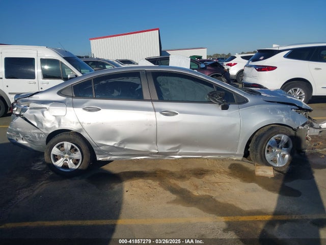 1G1BC5SM2J7183562 Chevrolet Cruze Ls Auto