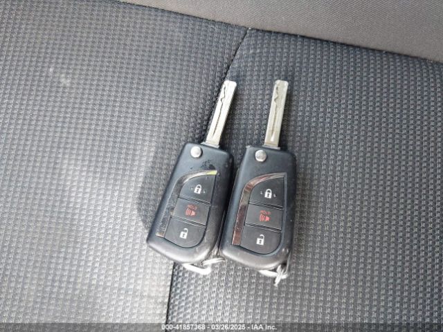 2T3H1RFV4NC209172 Toyota RAV4 LE
