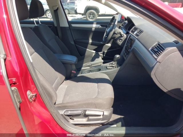 1VWAT7A3XHC027226 Volkswagen Passat 1.8t S