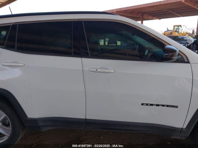 3C4NJCBB6NT220062 Jeep Compass Latitude Fwd