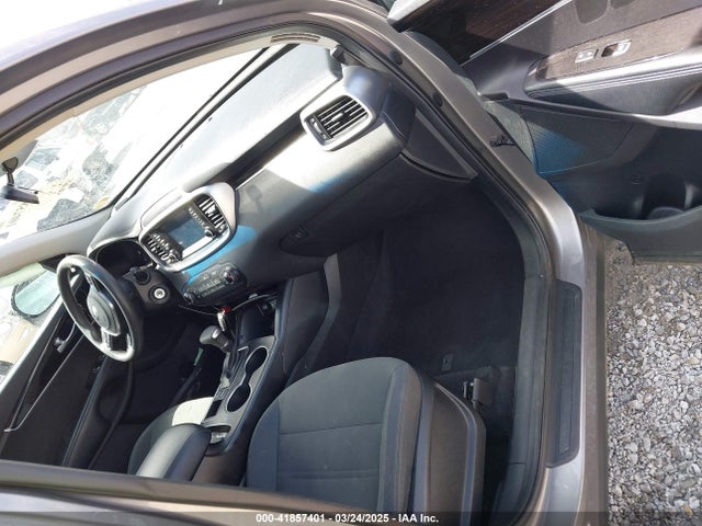 5XYPG4A32KG512687 KIA Sorento 2.4l Lx