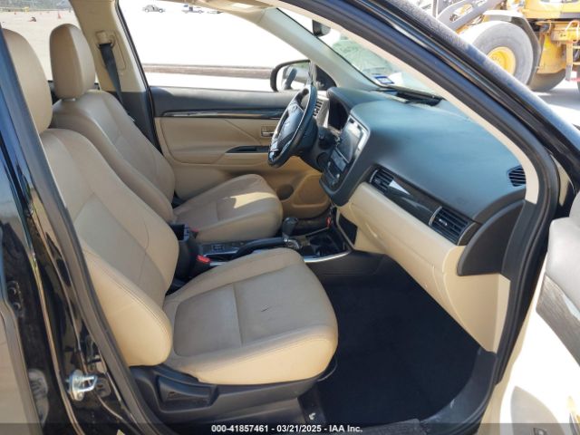 JA4AD3A30HZ054841 Mitsubishi Outlander Sel