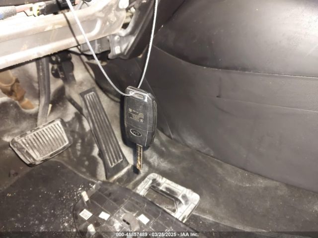 KNDJP3A5XF7176615 KIA SOUL +