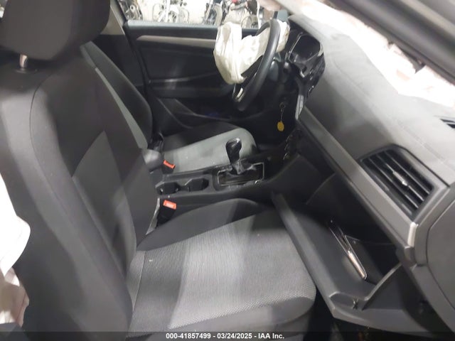 3VWC57BU8MM017300 Volkswagen Jetta 1.4t R-line/1.4t S/1.4t Se