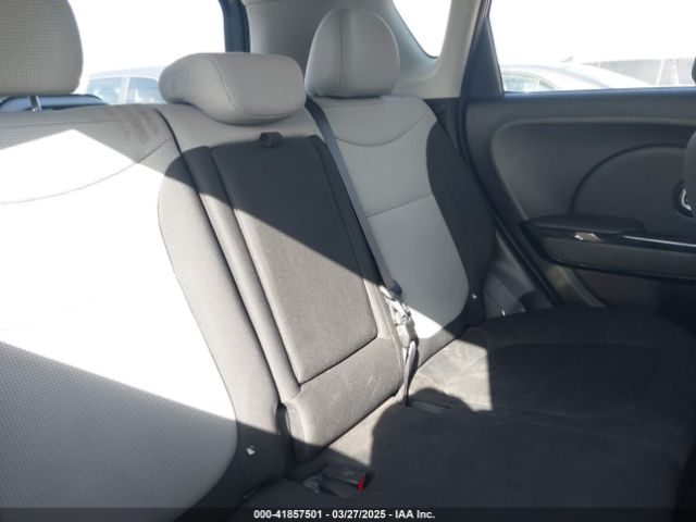 KNDJX3A52E7030918 KIA Soul !