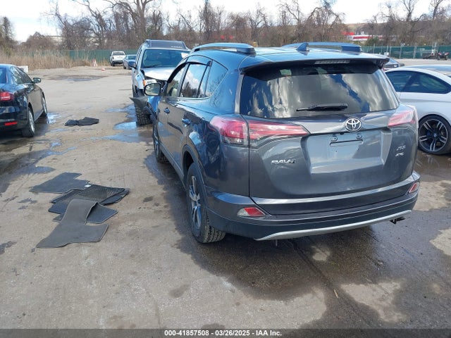 Toyota Rav4 Xle 2017 JTMRFREV2HJ143648 Image 3