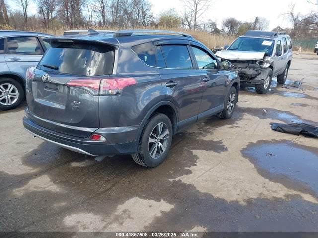 Toyota Rav4 Xle 2017 JTMRFREV2HJ143648 Image 4
