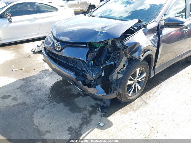 Toyota Rav4 Xle 2017 JTMRFREV2HJ143648 Image 6