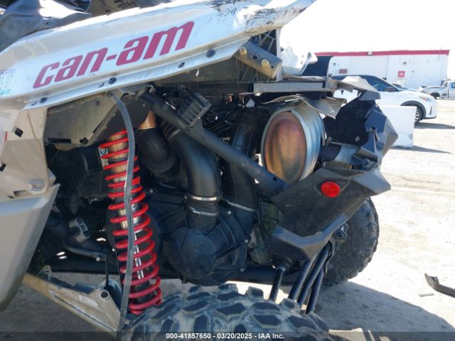 2024 CAN-AM MAVERICK X3 3JBVJAY20RE000571 Photo 8