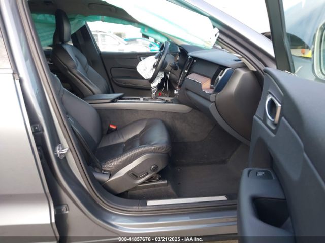 2021 VOLVO XC60 YV4102RK1M1715757 Photo 4