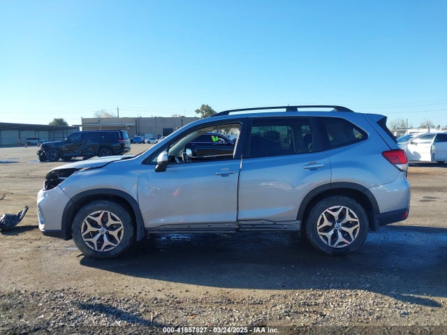 JF2SKAGC7LH459526 Subaru Forester Premium