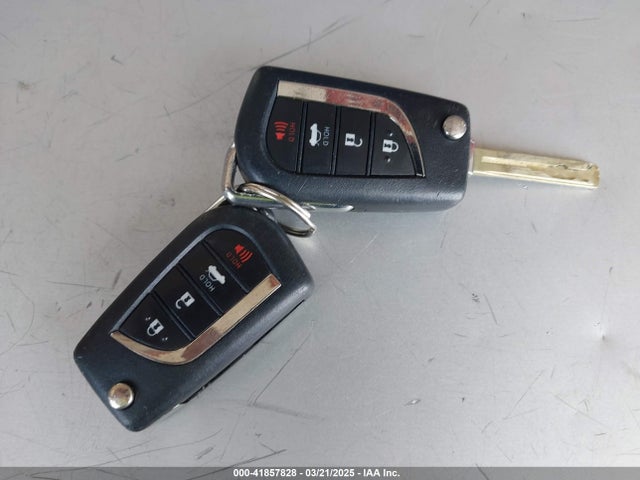 4T1B11HK8JU575695 Toyota CAMRY SE