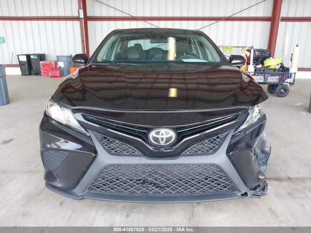 4T1B11HK8JU575695 Toyota CAMRY SE