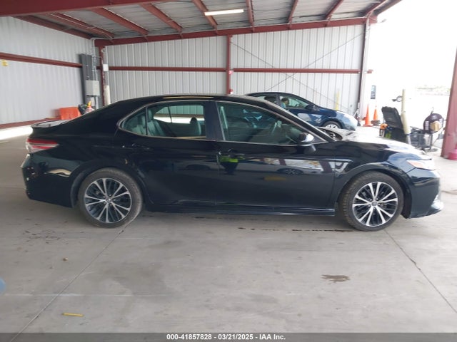 4T1B11HK8JU575695 Toyota CAMRY SE