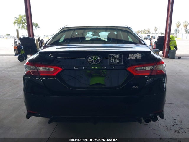 4T1B11HK8JU575695 Toyota CAMRY SE