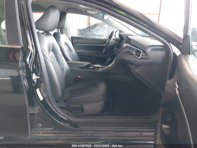 4T1B11HK8JU575695 Toyota CAMRY SE