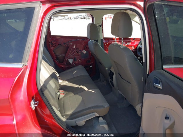 1FMCU0GX9GUB70800 Ford ESCAPE SE