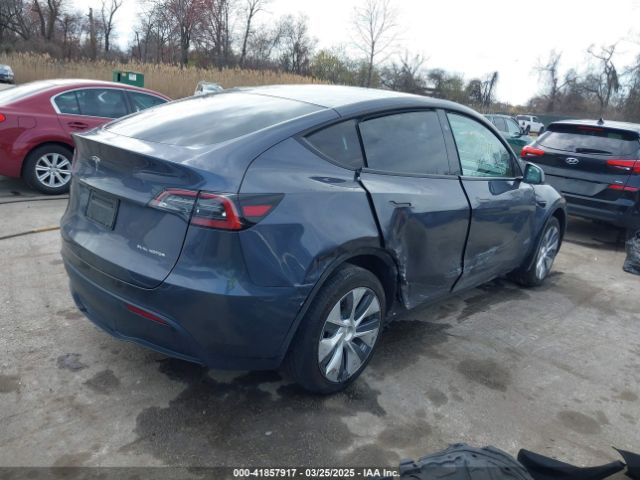 7SAYGAEE1PF842823 Tesla Model Y