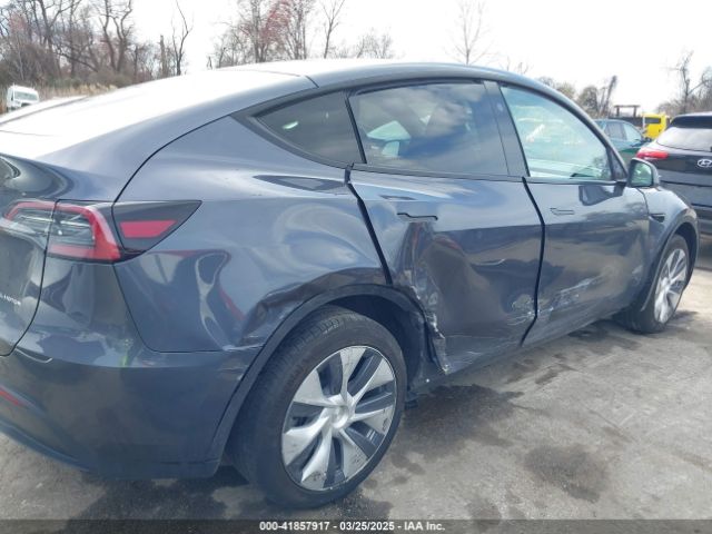 7SAYGAEE1PF842823 Tesla Model Y