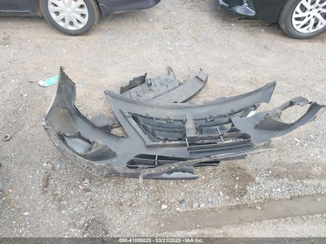 3N1CN7AP5FL946211 Nissan Versa 1.6 S+