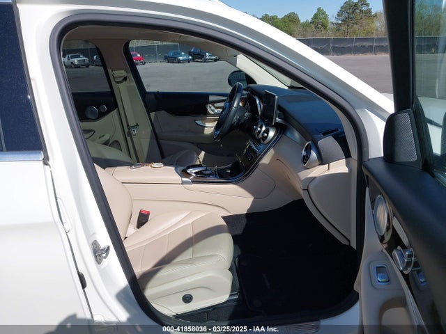 WDC0G4JB0HF253261 Mercedes-Benz GLC 300