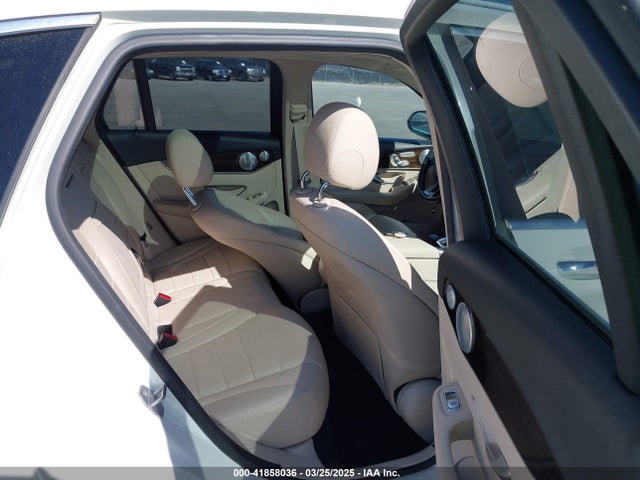 WDC0G4JB0HF253261 Mercedes-Benz GLC 300